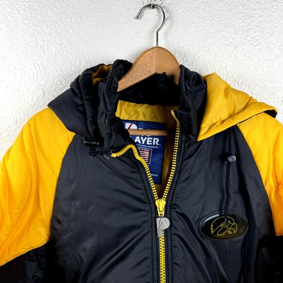 Vintage Pro Player Iowa Hawkeyes Jacket Size XL Yellow Black Puffer Zip Up NCAA - Picture 2 of 13